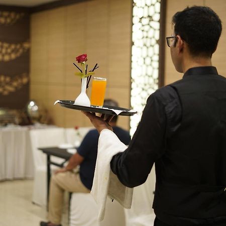 Hotel Emirates Calcutta Exteriör bild